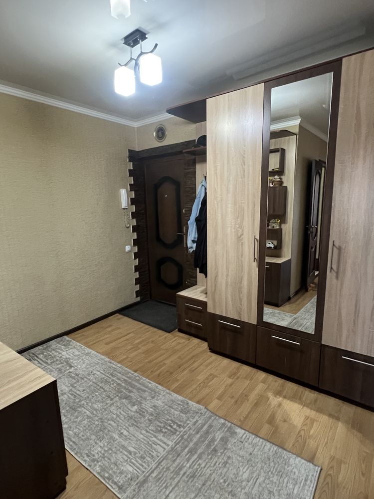 Продается двухкомнатная квартира напротив КарГУ
