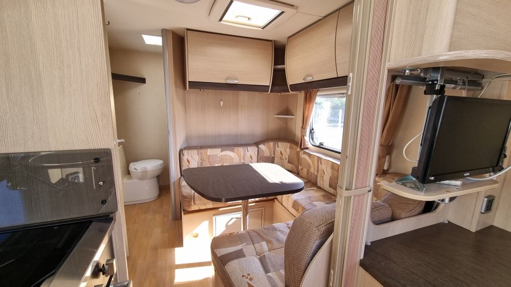 Rulota Swift Sterling Europa 545, 2010, Alko ATC, 2 zone, Off camping