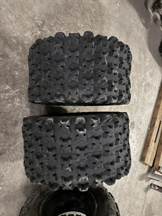 Maxxis razr 2 22x11-9