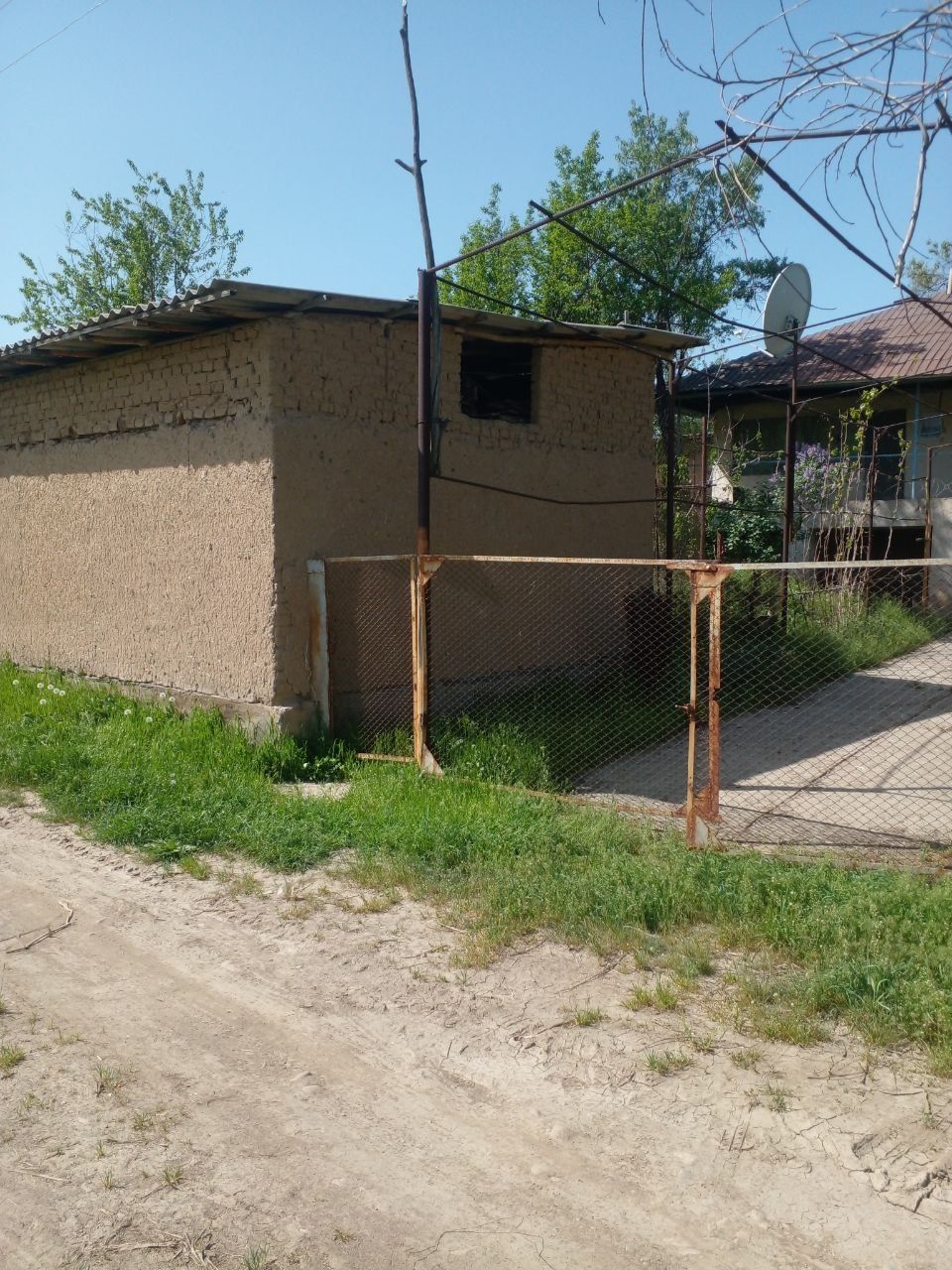 Дом/Участок Продается, в хорошо месте.