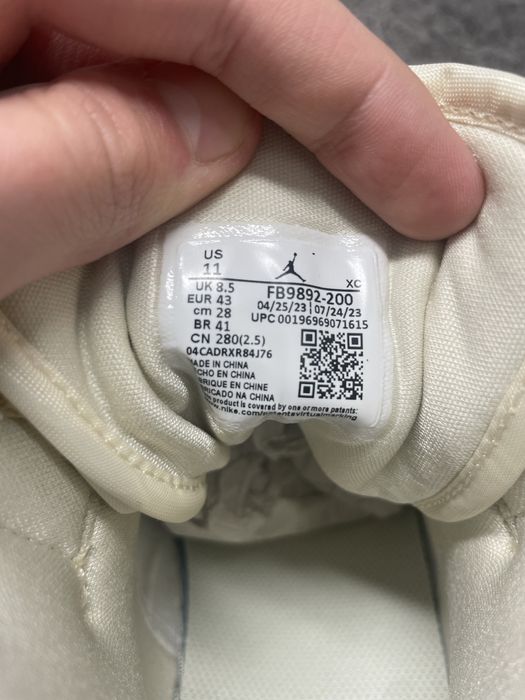Air Jordan 1 Mid "Pale Vanilla"