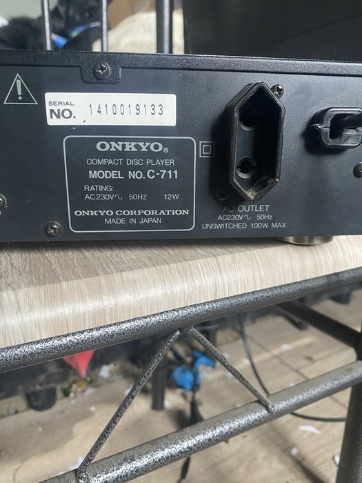 Vand statie CD player ONKYO  conpact disc player Model NO.C-711 230 v