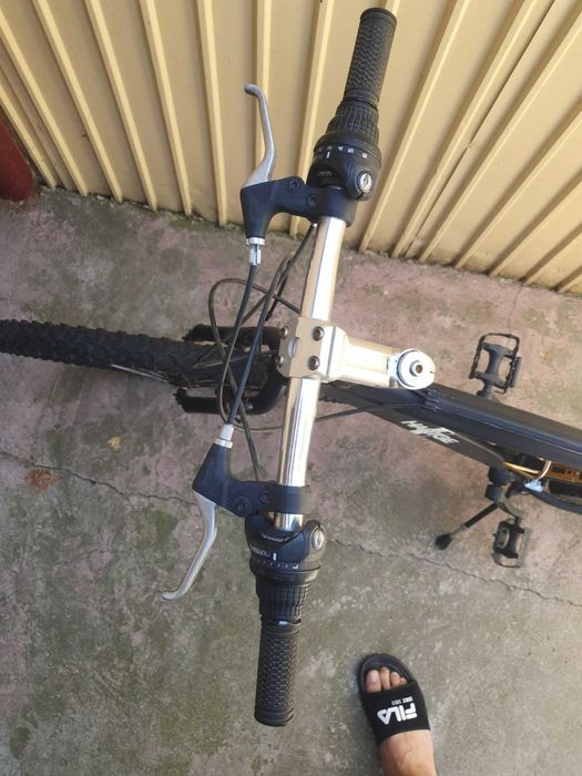 Vând bicicleta aluminiu