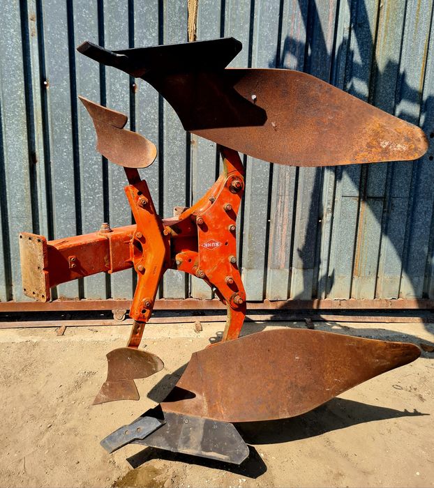 Plug reversibil cu 6 trupite KUHN MULTIMASTER 180 brazde