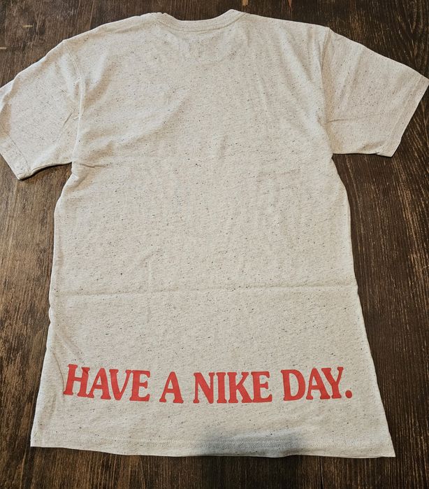 Tricou nike day floral mărimea m