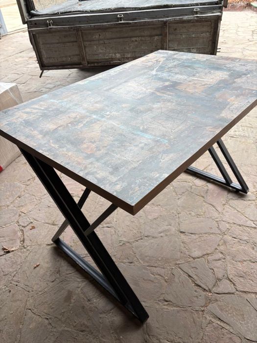 Стол новый для разных целей