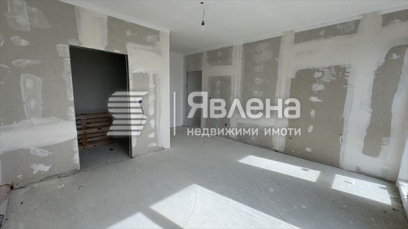 Тристаен апартамент