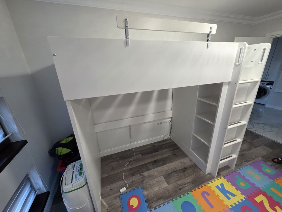 Pat etajat cu raft si dulap