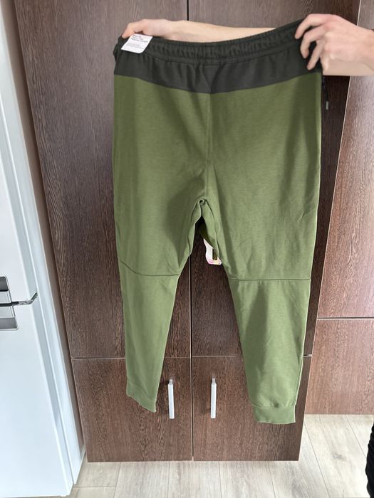 De vanzare Pantalon Nike Tech Fleece