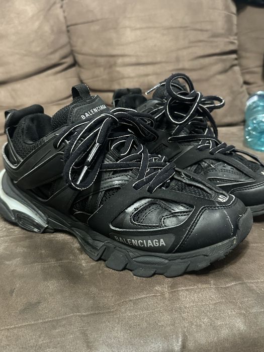 Balenciaga track led