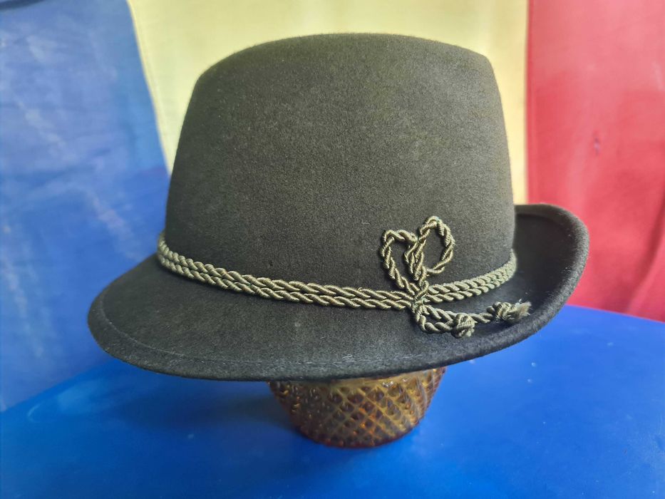 Palarie padurar românesca