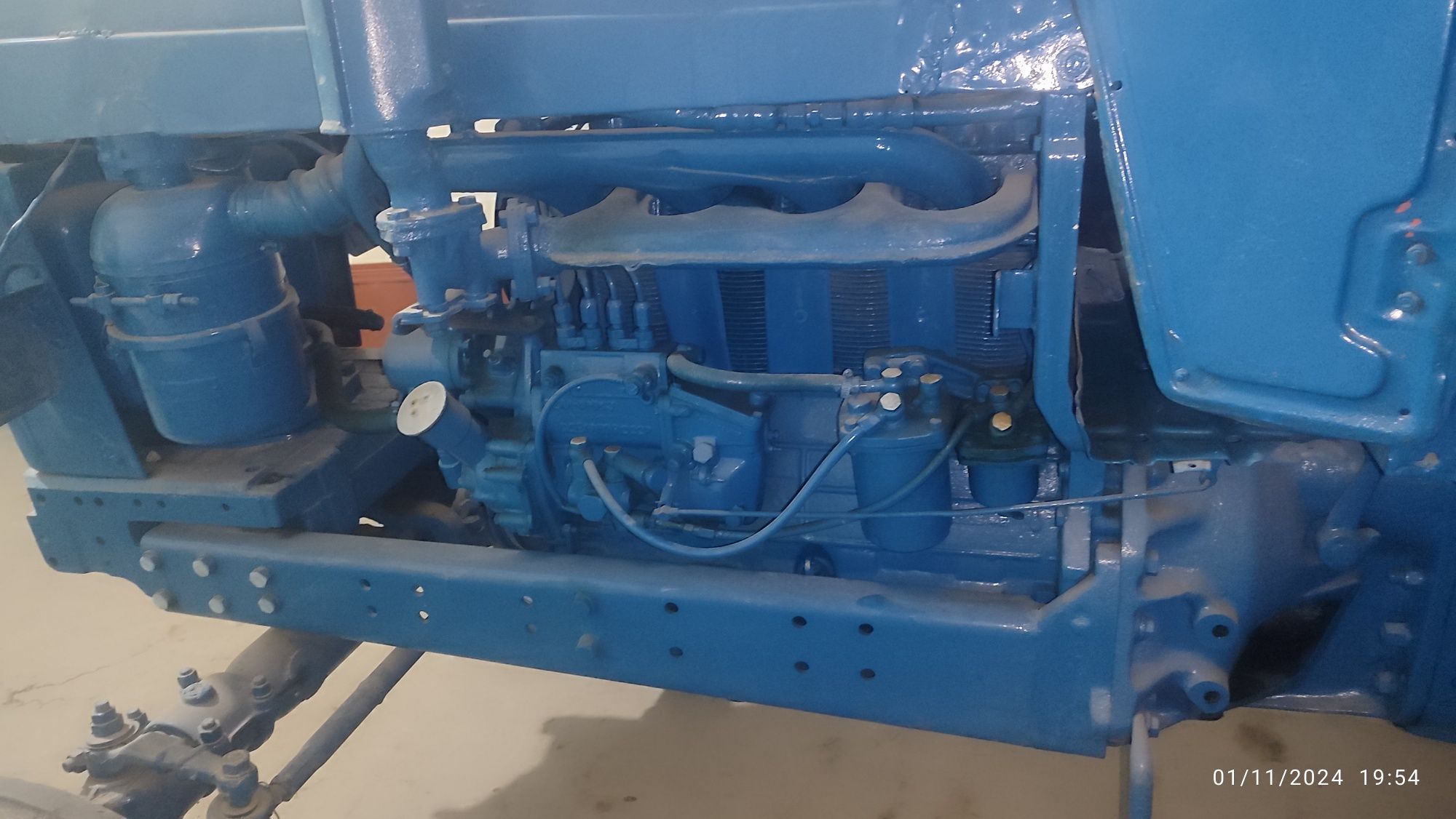 28 traktor sotiladi oladiganlar tel qilina