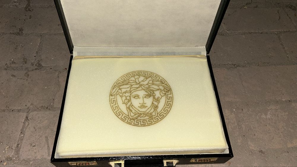 set ustensile versacce editie limitata