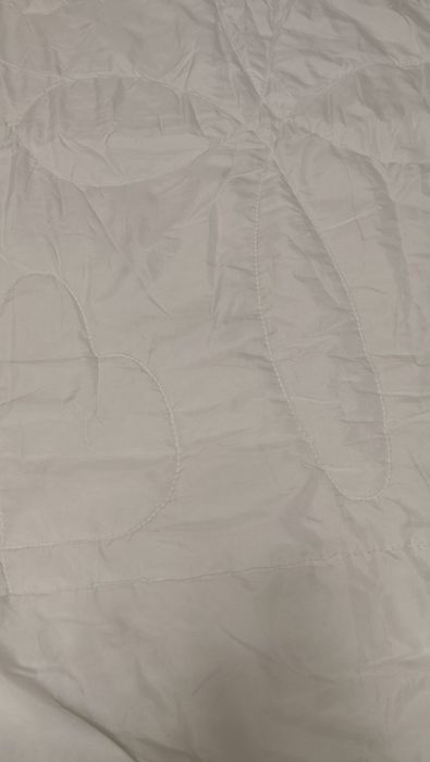 Бебешки комлект чаршафи 2 бр  и олекотена завивка за бебешко креватче