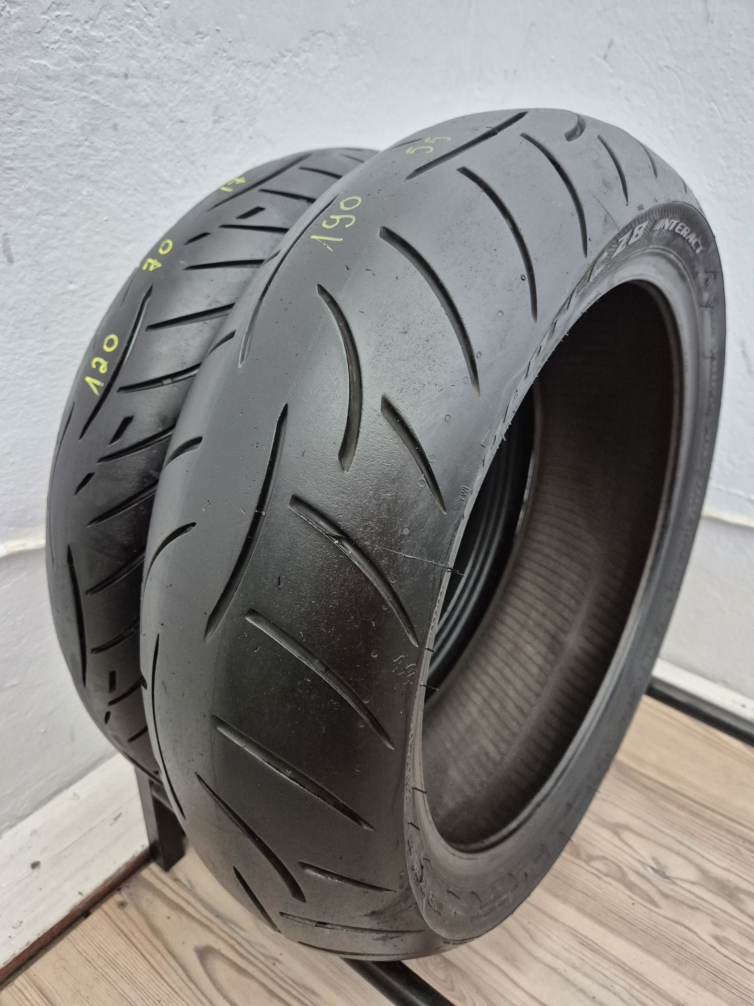 Set anvelope moto 120 70 17 cu 190 55 17 Metzeler roadtec z8