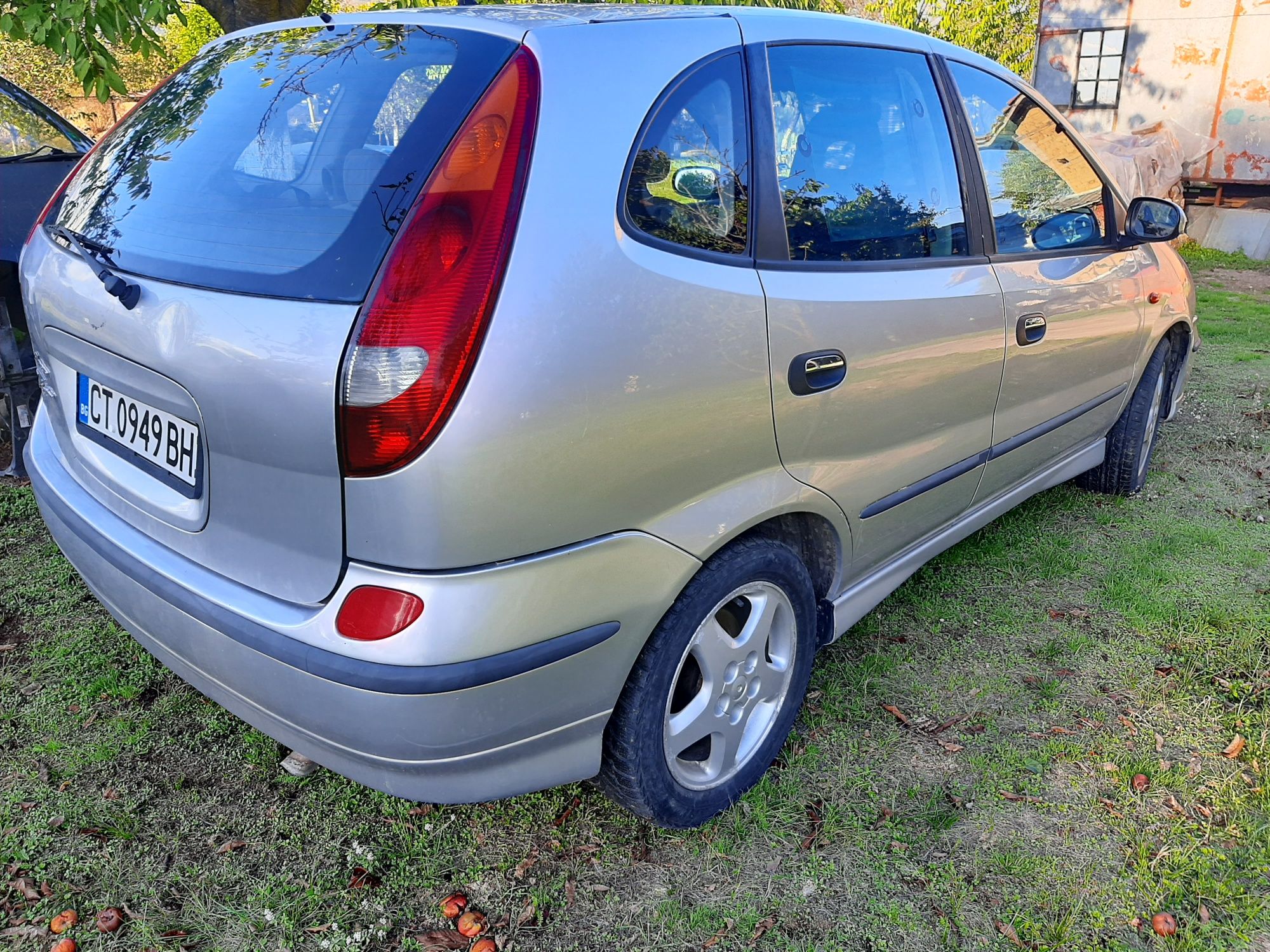 Nissan Almera Tino 2.2 dCi 115hp