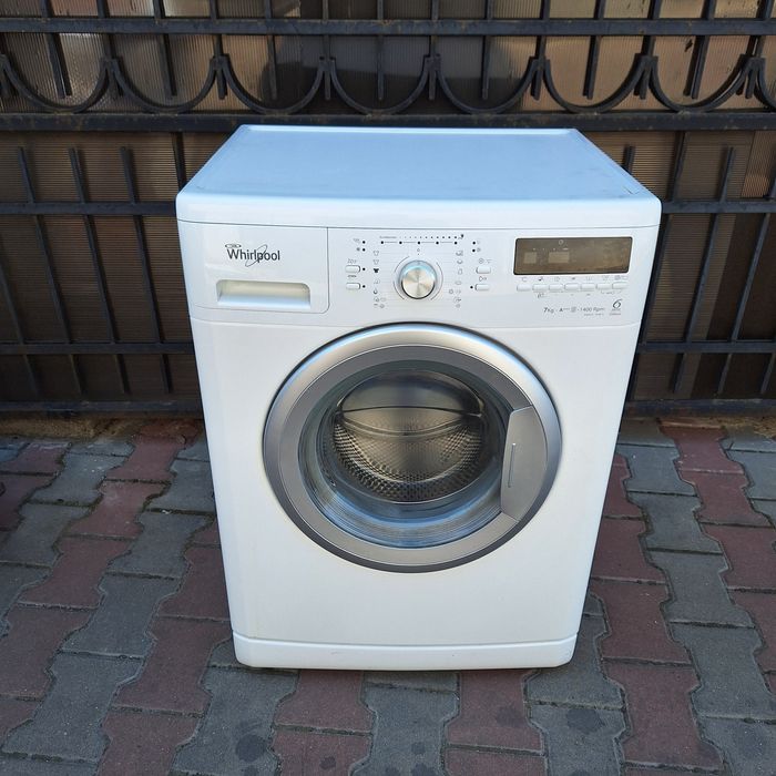 REDUCERE 150 LEI. Masină de spălat rufe Whirlpool, cuvă 7 kg.