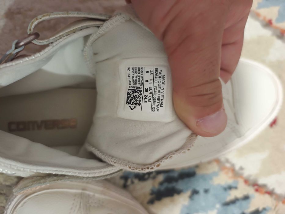 Converse noi mărimea 39