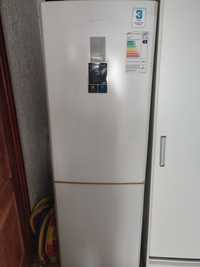Продам холодильник в хорошем состоянии Samsung