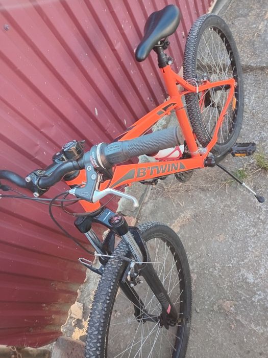 Bicicleta de vânzare