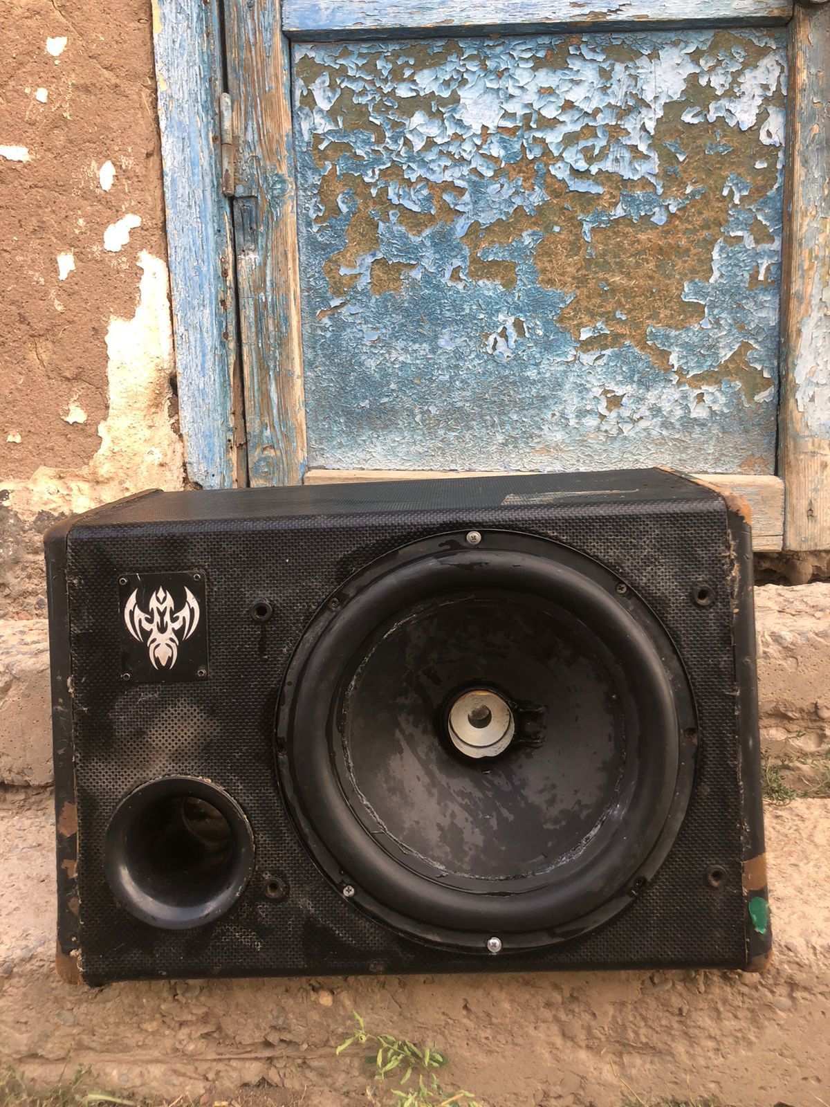 Калонка саббуфер