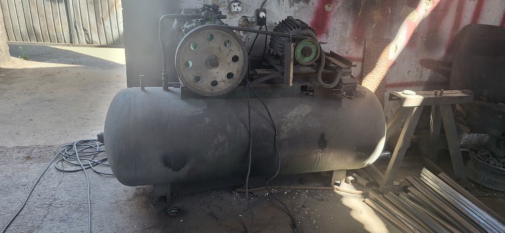 Компрессор бу 380вольт   500 литров