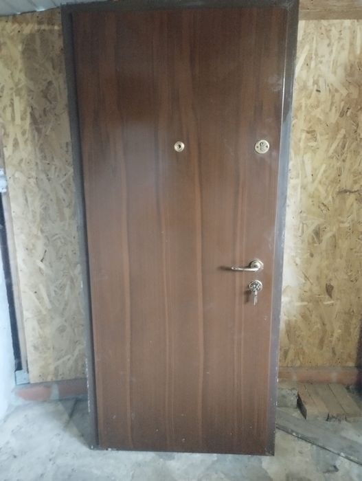 Usa metalica exterior