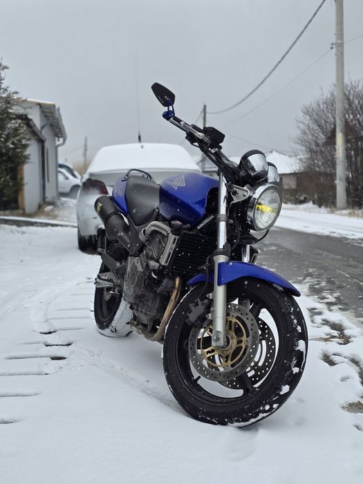 Honda hornet 600/Schimb cu sportiva!