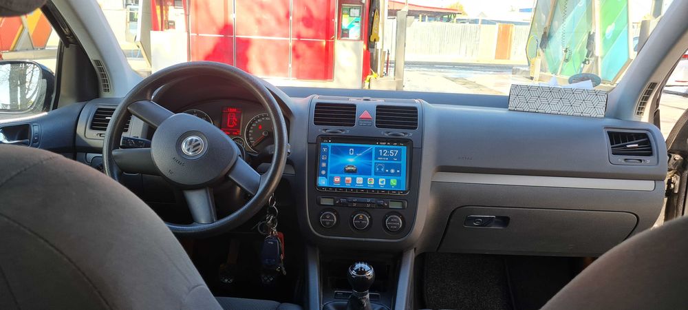 Vand Golf 5 1.6 benzina FSI