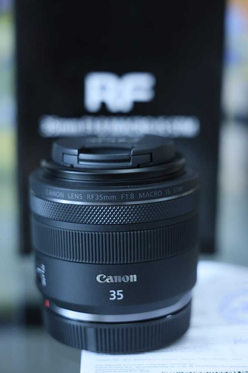 Объектив Canon RF 35mm f/1.8 Macro IS STM
