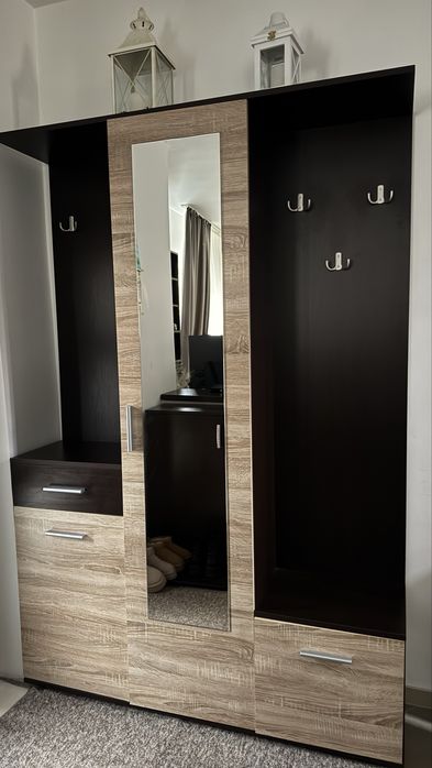 Cuier hol  cu 5 agatatori , dulap cu oglinda, pantofar