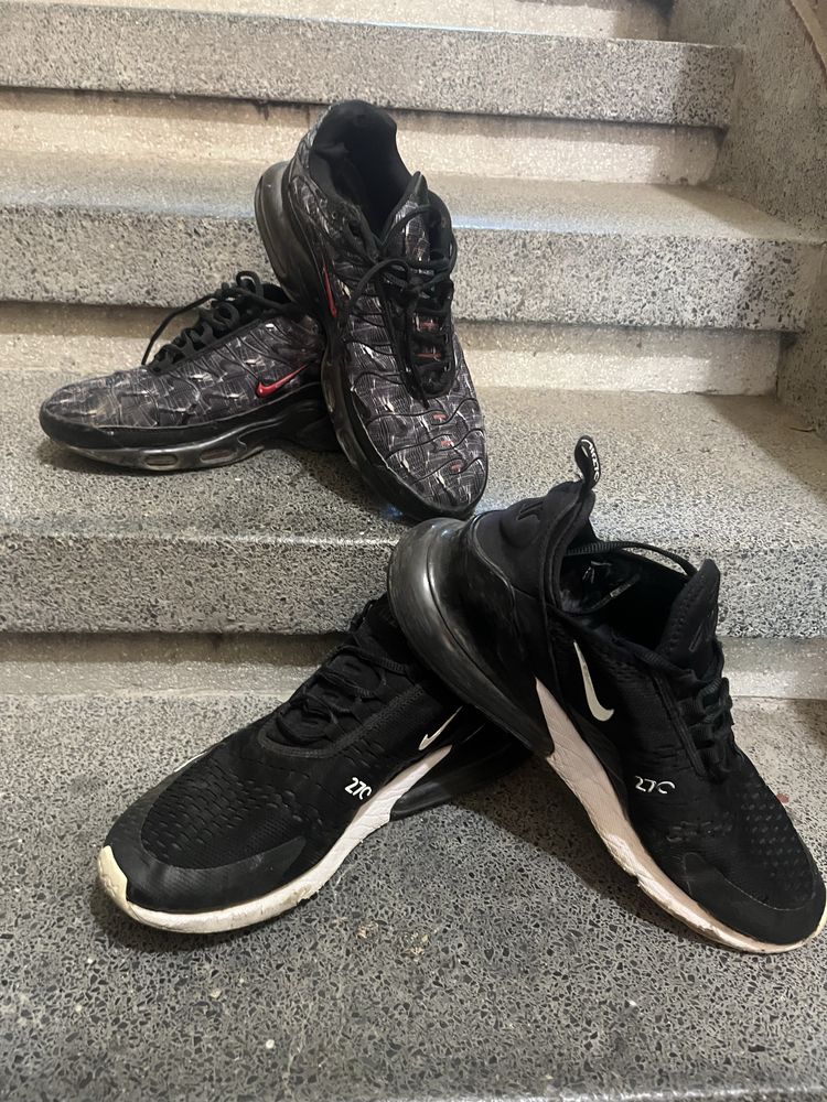 Nike обувки.
