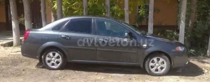 Жентра 3 поз сотилади
