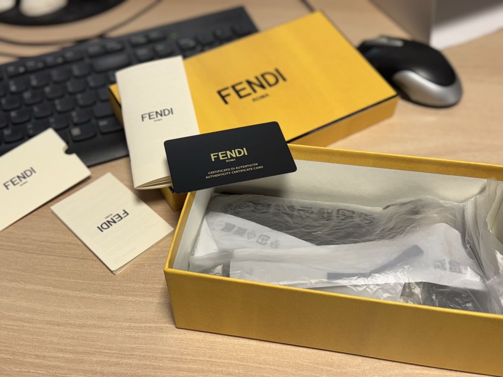Слънчеви очила Fendi