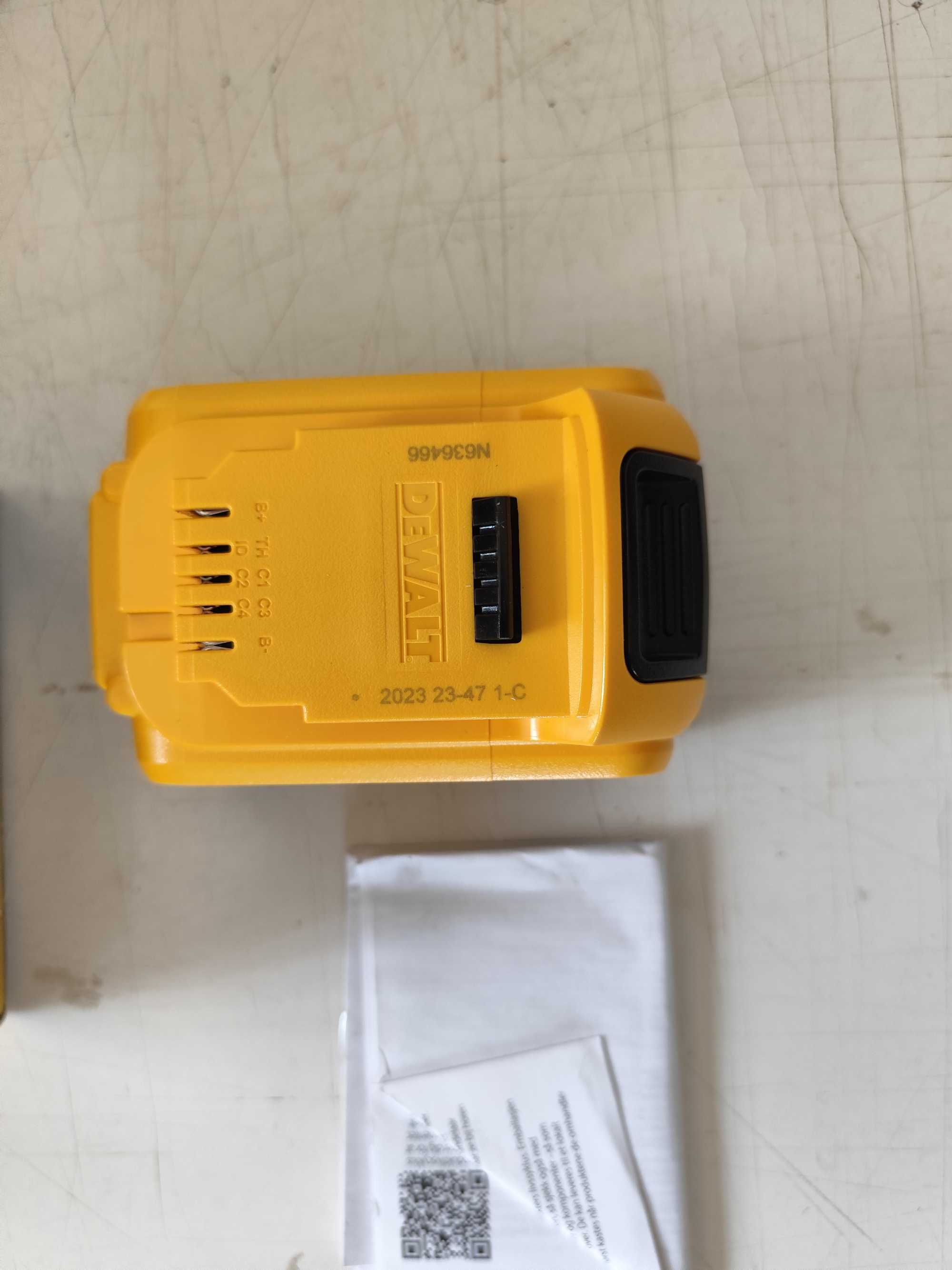 Dewalt 18v battery 5Ah dcb 184