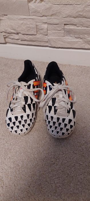 Adidasi fotbal adidas marimea 33 20.5 cm