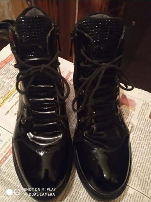 ОБУВЬ ЛАКИРОВАННЫЕ, для девочек, состояние отлично, как новый, раз 35