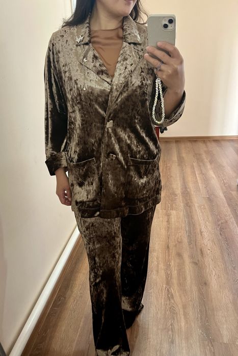 Тройка костюм сатылады