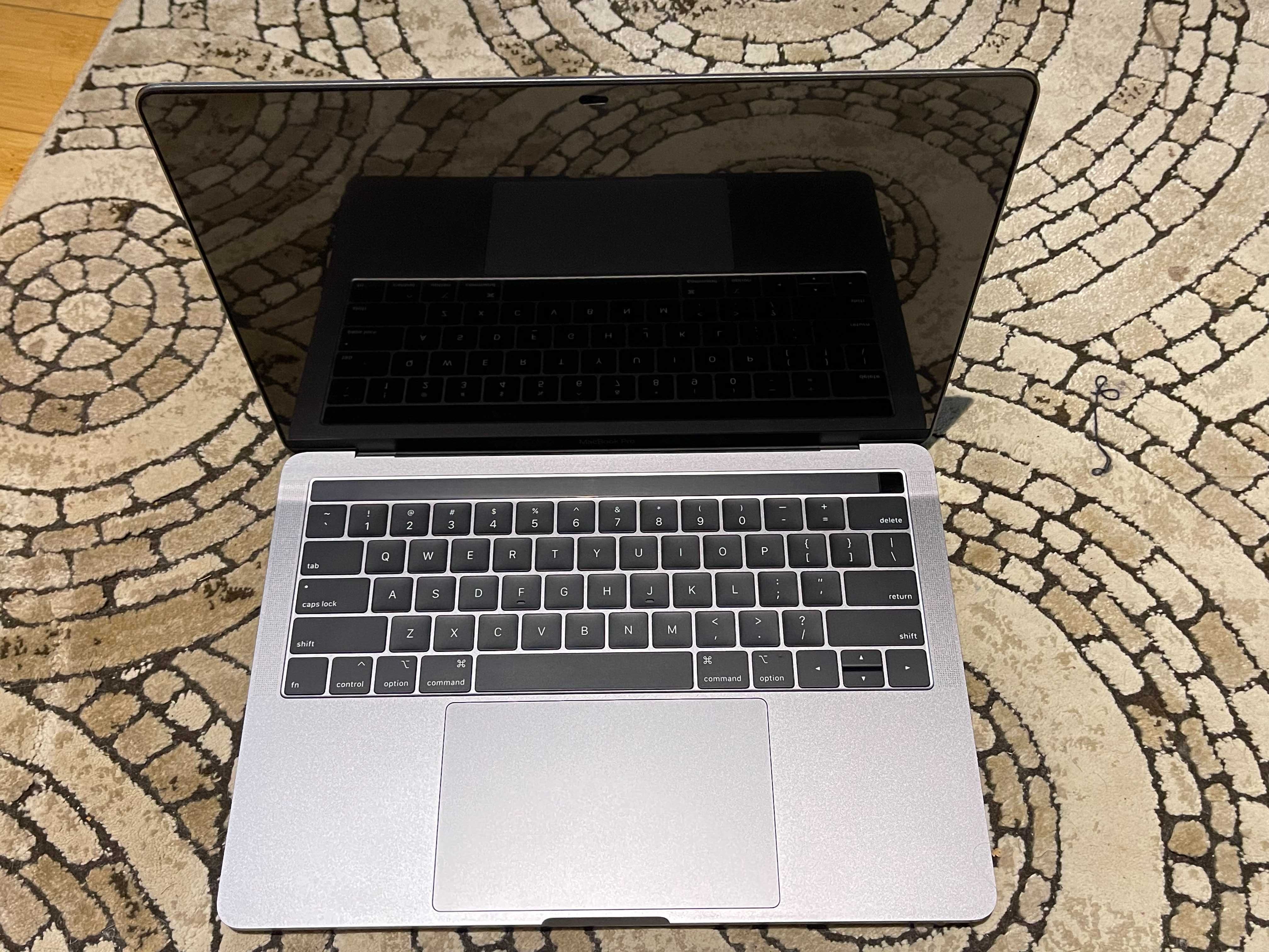 MacBook Pro 13'', 2018, 16BG + 1 TB Storage