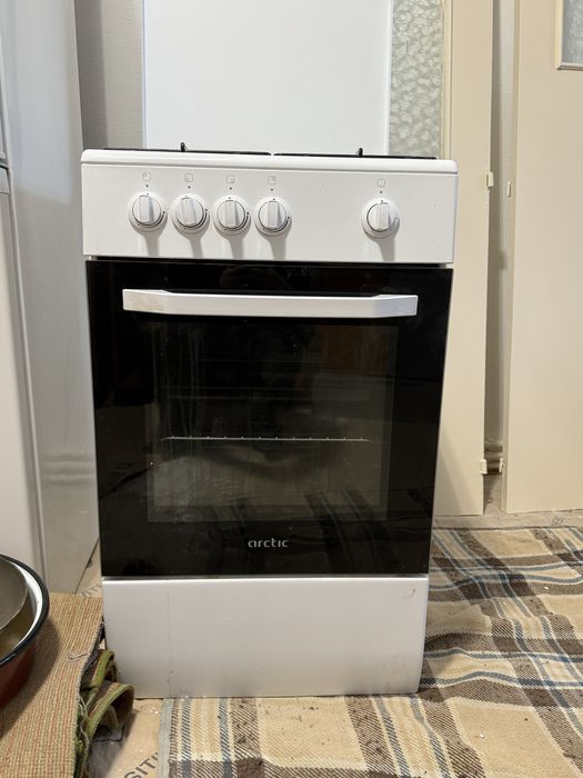 Aragaz cu cuptor ARCTIC AGM5500F