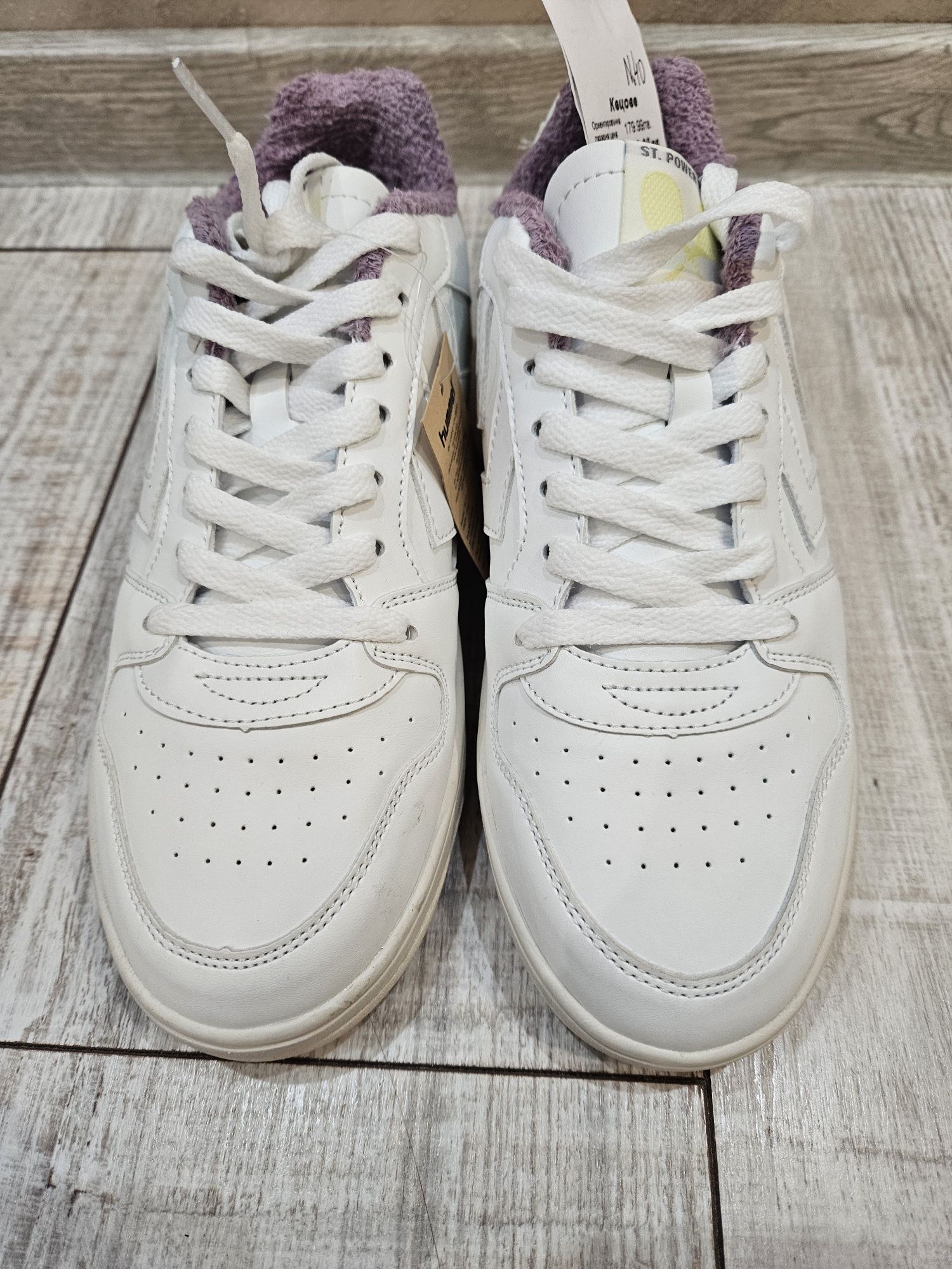 Нови дамски бели кецове HUMMEL №40