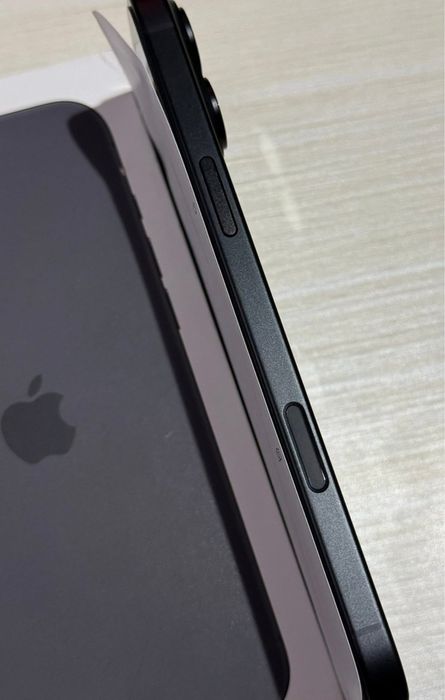 iPhone 16 / ca NOU / 100% Bateria / Accept Schimburi / Garantie