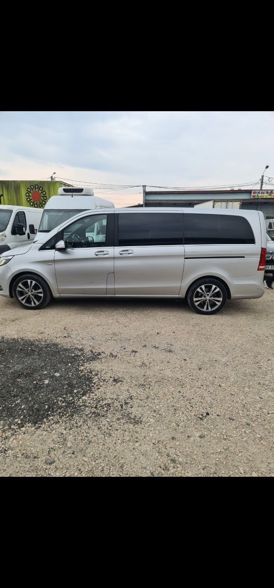 Închiriez Mercedes V class