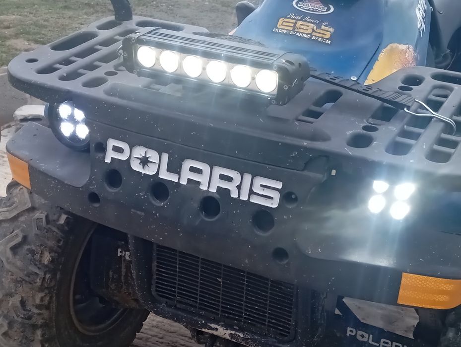 Vând  ATV polaris