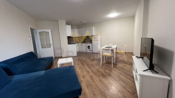 Дава се под наем Двустаен апартамент в Варна, Левски - 84 кв.м за 510 € - Снимка #1