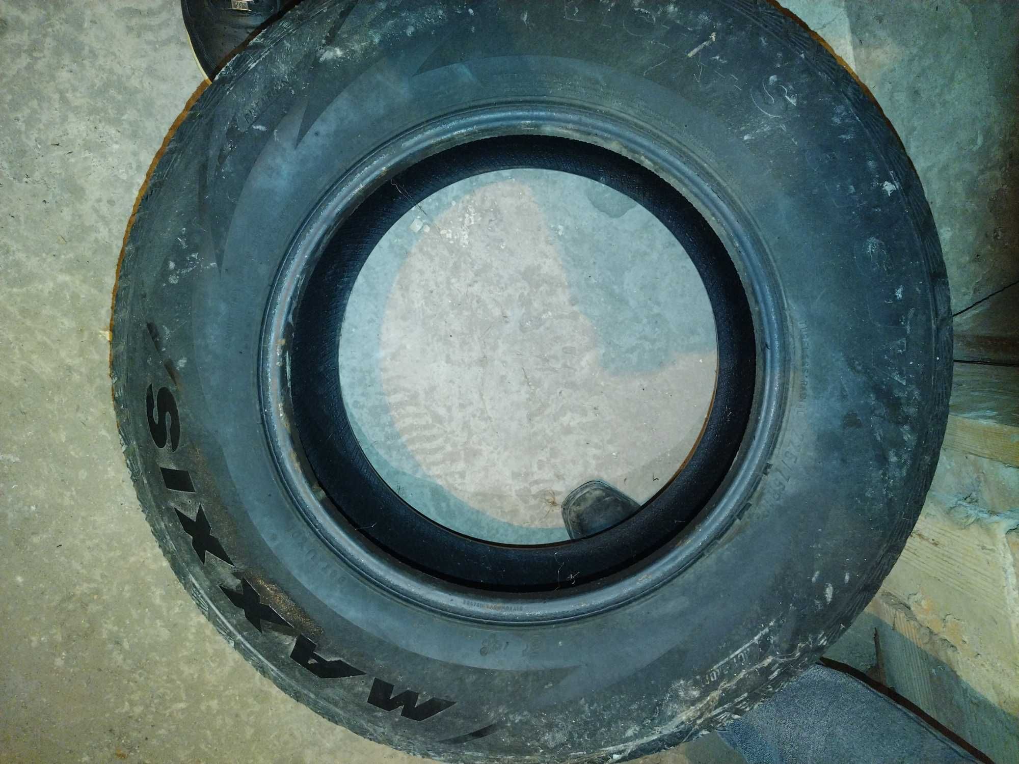 2 броя Гуми Максис 225/75/16