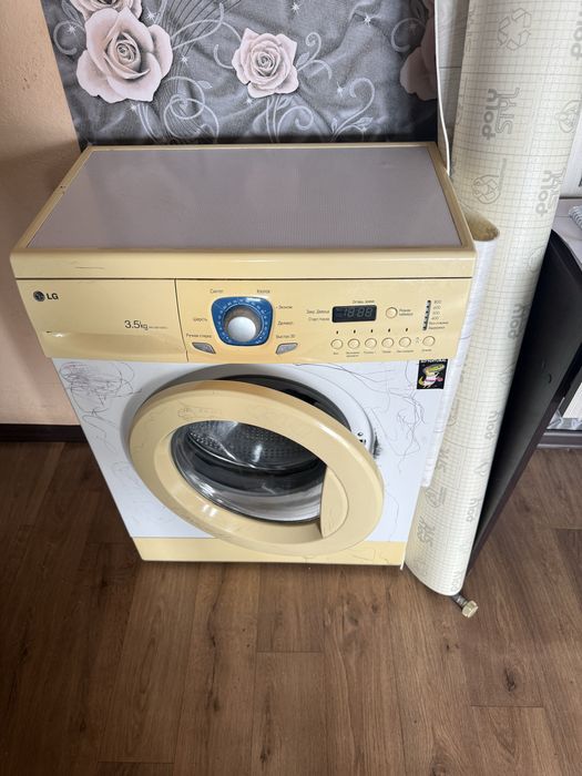 Продам стиральную машинку на запчасти
