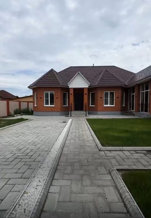 Продаётся дом в центре КШТ