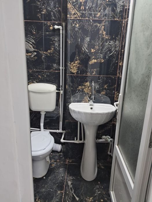 De vanzare garsoniera in Floresti/Prahova 15500€agentie)€