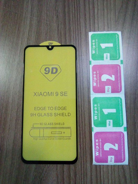 Защитное стекло на Xiaomi Mi 9 SE